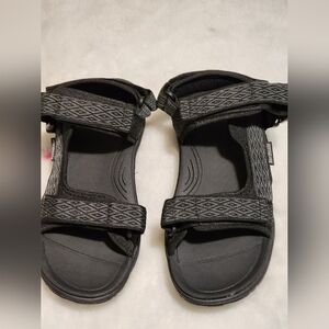 Black Sporty Sandals with Adjustable Straps and Contoured Footbed